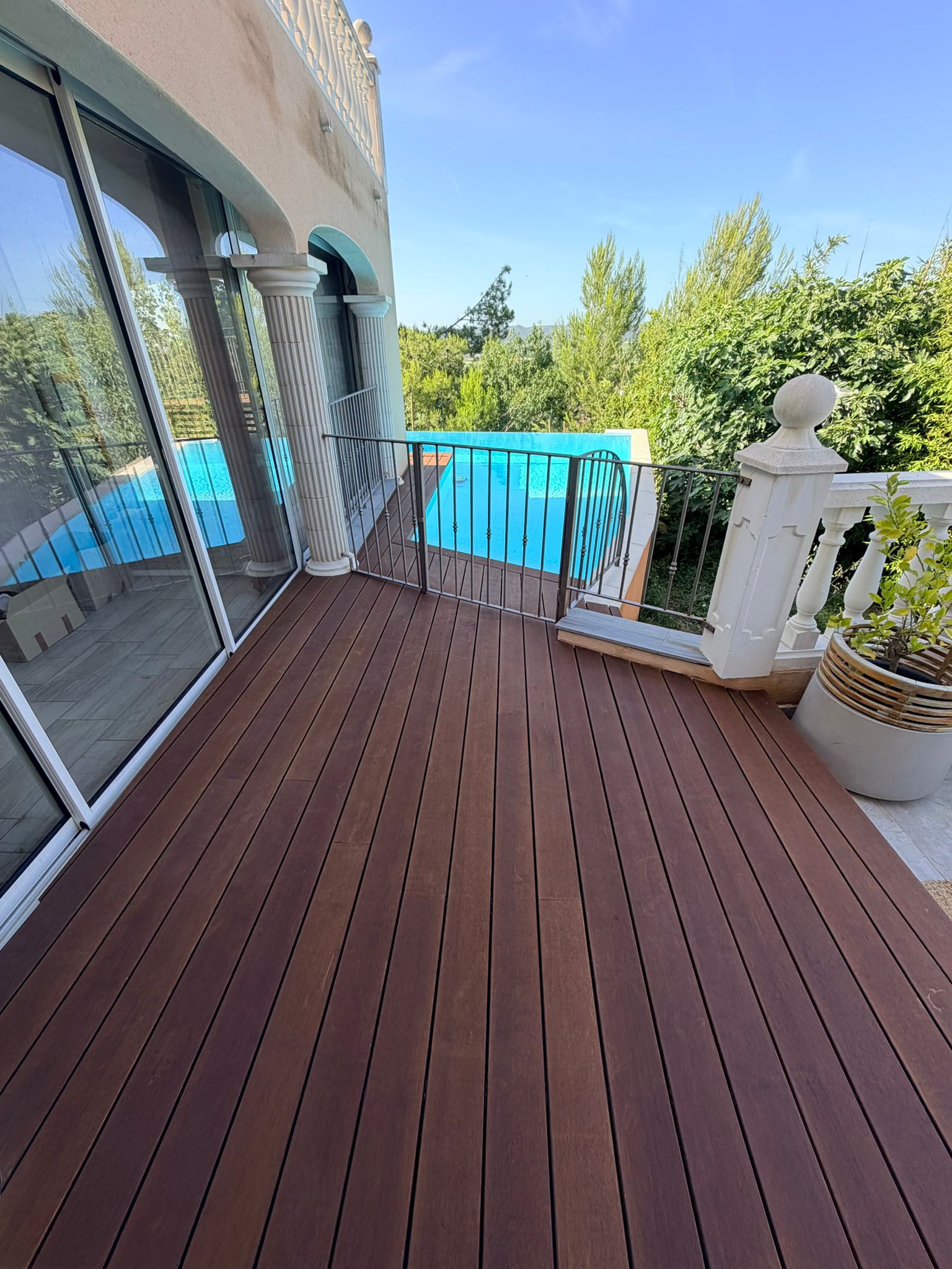 Terrasse de piscine bambou ambre — photo 3